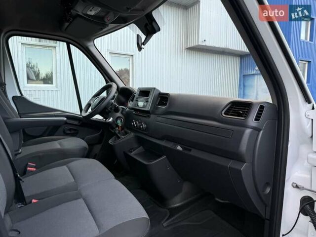 Білий Рено Мастєр, об'ємом двигуна 2.3 л та пробігом 290 тис. км за 21999 $, фото 10 на Automoto.ua