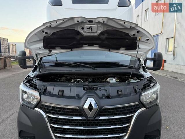 Белый Рено Мастер, объемом двигателя 2.3 л и пробегом 281 тыс. км за 21500 $, фото 95 на Automoto.ua