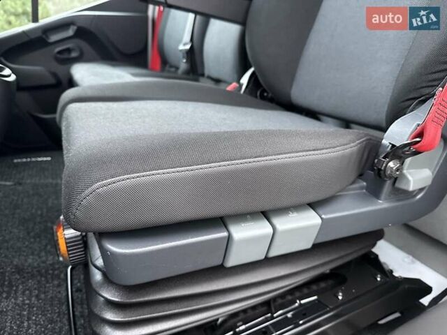 Білий Рено Мастєр, об'ємом двигуна 2.3 л та пробігом 305 тис. км за 21500 $, фото 55 на Automoto.ua