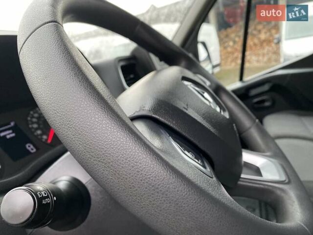 Белый Рено Мастер, объемом двигателя 2.3 л и пробегом 265 тыс. км за 18300 $, фото 46 на Automoto.ua