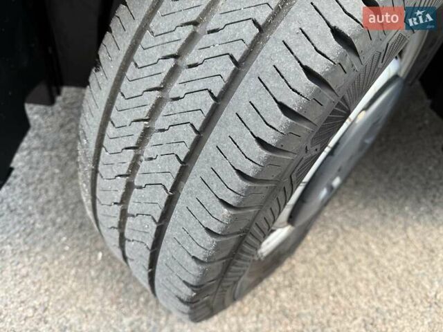 Белый Рено Мастер, объемом двигателя 2.3 л и пробегом 281 тыс. км за 21500 $, фото 7 на Automoto.ua