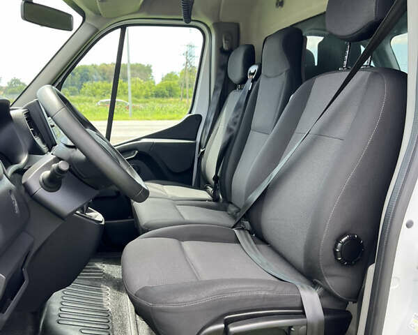 Белый Рено Мастер, объемом двигателя 2.3 л и пробегом 225 тыс. км за 21900 $, фото 25 на Automoto.ua