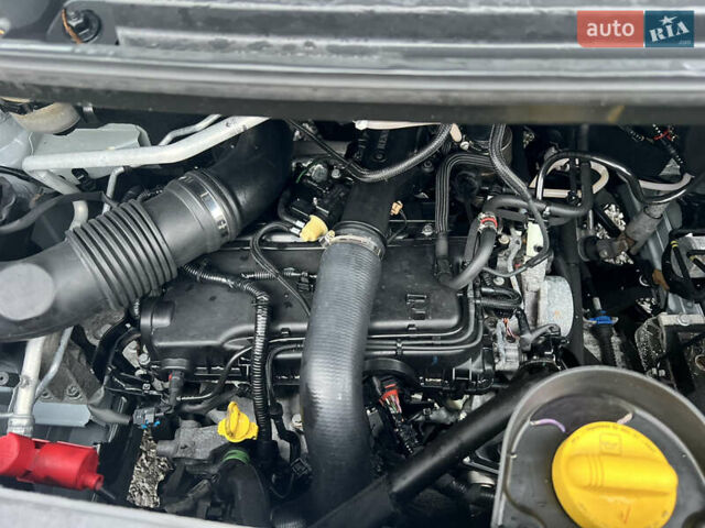 Белый Рено Мастер, объемом двигателя 2.3 л и пробегом 170 тыс. км за 19999 $, фото 24 на Automoto.ua