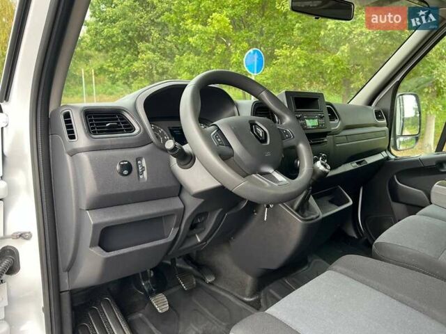 Белый Рено Мастер, объемом двигателя 2.3 л и пробегом 280 тыс. км за 21999 $, фото 71 на Automoto.ua