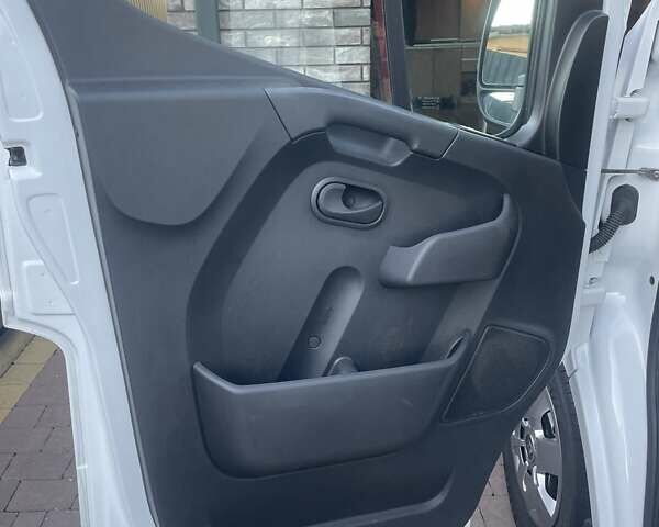 Білий Рено Мастєр, об'ємом двигуна 2.3 л та пробігом 259 тис. км за 20700 $, фото 15 на Automoto.ua