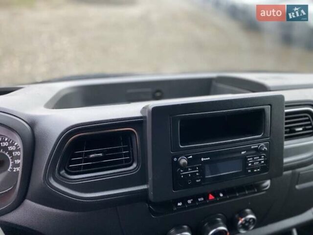 Белый Рено Мастер, объемом двигателя 2.3 л и пробегом 265 тыс. км за 18300 $, фото 49 на Automoto.ua