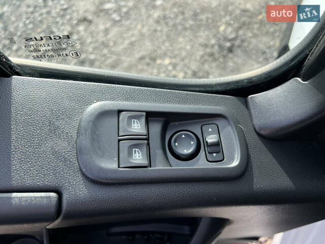 Білий Рено Мастєр, об'ємом двигуна 2.3 л та пробігом 168 тис. км за 21500 $, фото 25 на Automoto.ua