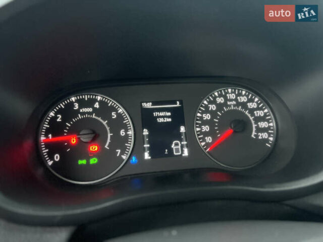 Белый Рено Мастер, объемом двигателя 2.3 л и пробегом 171 тыс. км за 17900 $, фото 14 на Automoto.ua