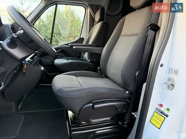 Белый Рено Мастер, объемом двигателя 2.3 л и пробегом 281 тыс. км за 21500 $, фото 51 на Automoto.ua