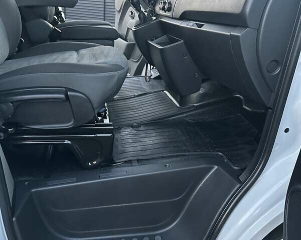 Білий Рено Мастєр, об'ємом двигуна 2.3 л та пробігом 342 тис. км за 20600 $, фото 31 на Automoto.ua