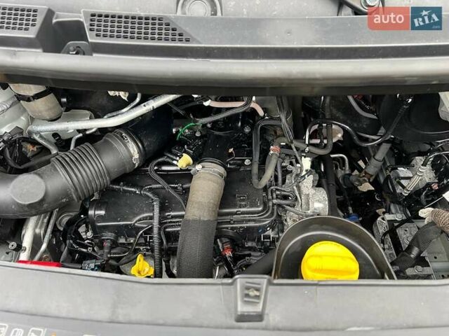 Белый Рено Мастер, объемом двигателя 2.3 л и пробегом 281 тыс. км за 22850 $, фото 108 на Automoto.ua