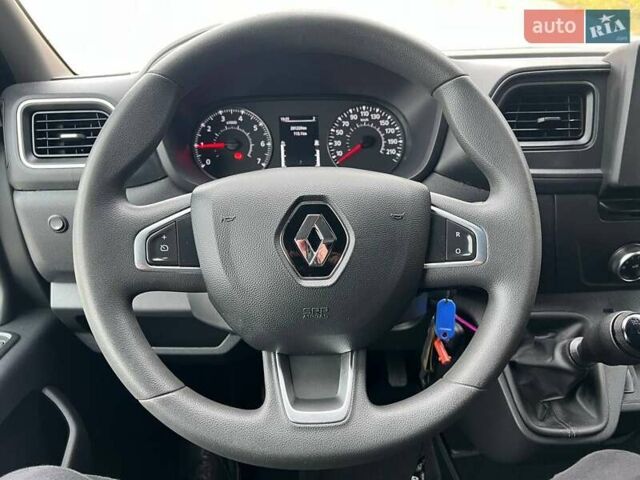 Белый Рено Мастер, объемом двигателя 2.3 л и пробегом 281 тыс. км за 22850 $, фото 71 на Automoto.ua