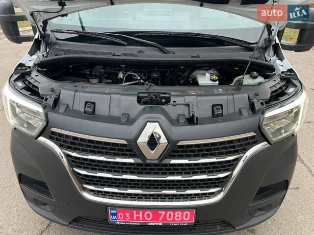 Белый Рено Мастер, объемом двигателя 2.3 л и пробегом 281 тыс. км за 22850 $, фото 92 на Automoto.ua