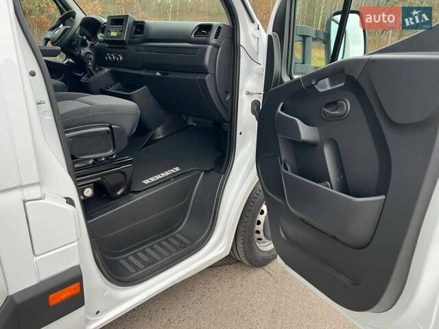 Белый Рено Мастер, объемом двигателя 2.3 л и пробегом 281 тыс. км за 22850 $, фото 16 на Automoto.ua