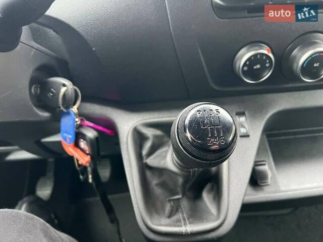 Белый Рено Мастер, объемом двигателя 2.3 л и пробегом 281 тыс. км за 22850 $, фото 72 на Automoto.ua