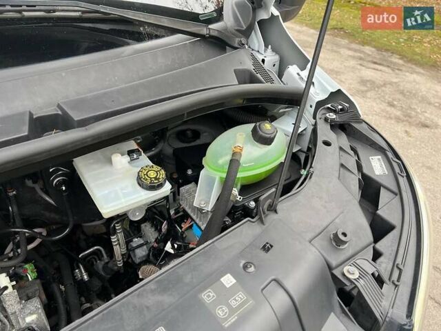 Белый Рено Мастер, объемом двигателя 2.3 л и пробегом 281 тыс. км за 22850 $, фото 100 на Automoto.ua