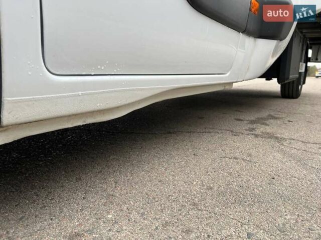 Белый Рено Мастер, объемом двигателя 2.3 л и пробегом 281 тыс. км за 22850 $, фото 50 на Automoto.ua