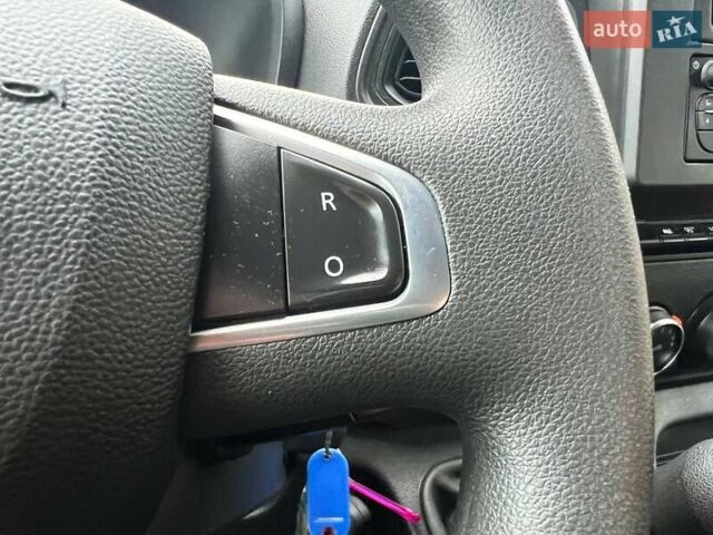 Белый Рено Мастер, объемом двигателя 2.3 л и пробегом 281 тыс. км за 22850 $, фото 77 на Automoto.ua