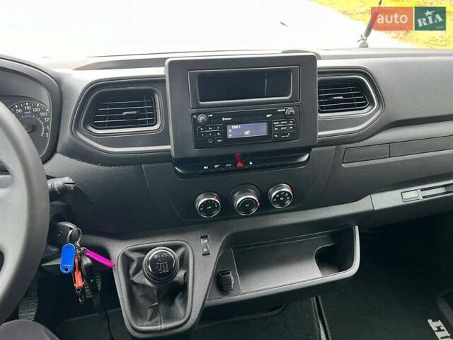 Белый Рено Мастер, объемом двигателя 2.3 л и пробегом 281 тыс. км за 22850 $, фото 70 на Automoto.ua