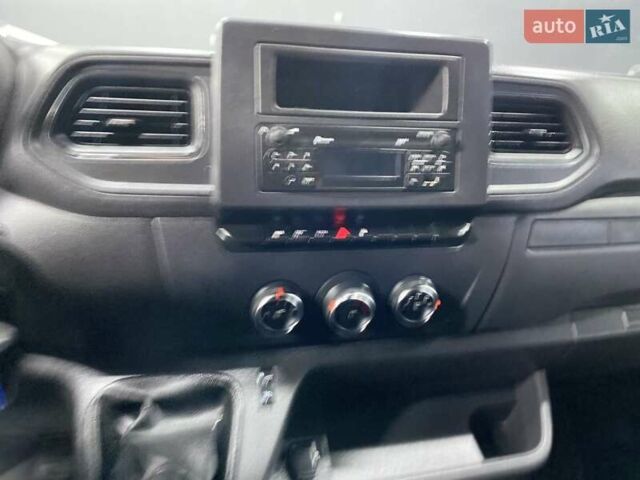 Білий Рено Мастєр, об'ємом двигуна 2.3 л та пробігом 248 тис. км за 19970 $, фото 33 на Automoto.ua