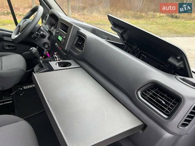 Белый Рено Мастер, объемом двигателя 2.3 л и пробегом 281 тыс. км за 22850 $, фото 94 на Automoto.ua