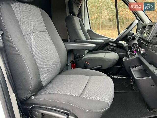 Белый Рено Мастер, объемом двигателя 2.3 л и пробегом 281 тыс. км за 22850 $, фото 19 на Automoto.ua