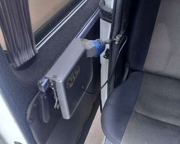 Белый Рено Мастер, объемом двигателя 2.3 л и пробегом 392 тыс. км за 15500 $, фото 8 на Automoto.ua