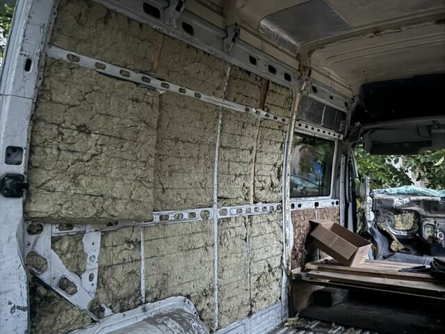 Белый Рено Мастер, объемом двигателя 2.5 л и пробегом 270 тыс. км за 850 $, фото 2 на Automoto.ua