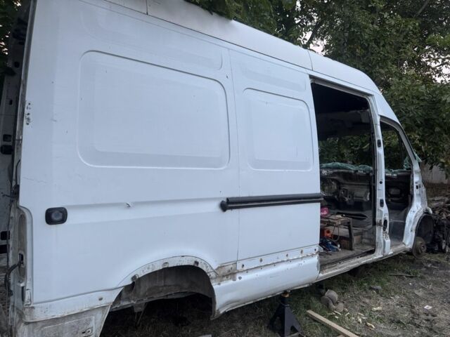 Белый Рено Мастер, объемом двигателя 2.5 л и пробегом 270 тыс. км за 850 $, фото 6 на Automoto.ua
