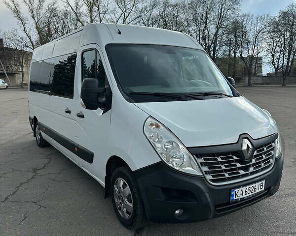 Белый Рено Мастер, объемом двигателя 2.3 л и пробегом 320 тыс. км за 18000 $, фото 1 на Automoto.ua