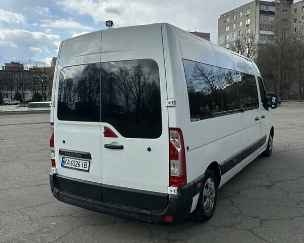Белый Рено Мастер, объемом двигателя 2.3 л и пробегом 320 тыс. км за 18000 $, фото 2 на Automoto.ua