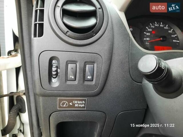 Білий Рено Мастєр, об'ємом двигуна 2.3 л та пробігом 221 тис. км за 17100 $, фото 10 на Automoto.ua