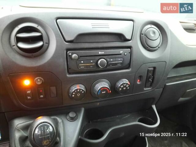 Белый Рено Мастер, объемом двигателя 2.3 л и пробегом 221 тыс. км за 17500 $, фото 11 на Automoto.ua