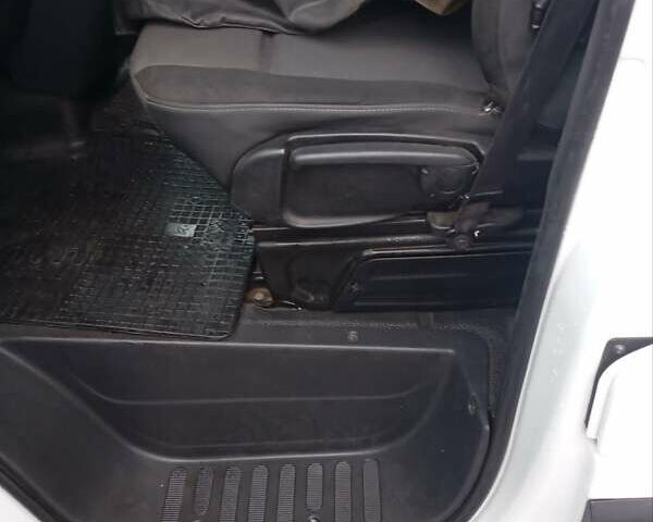 Белый Рено Мастер, объемом двигателя 2.3 л и пробегом 605 тыс. км за 14200 $, фото 6 на Automoto.ua