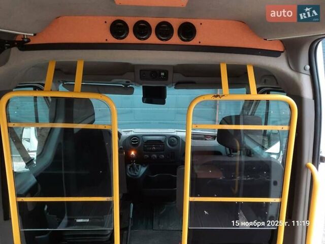 Белый Рено Мастер, объемом двигателя 2.3 л и пробегом 221 тыс. км за 18000 $, фото 13 на Automoto.ua