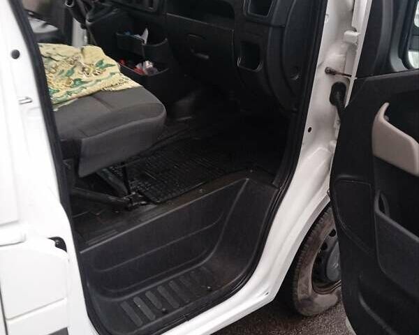 Белый Рено Мастер, объемом двигателя 2.3 л и пробегом 605 тыс. км за 14200 $, фото 8 на Automoto.ua