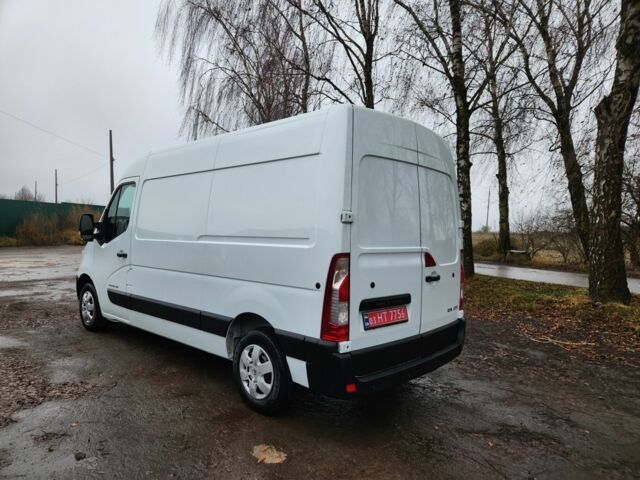 Белый Рено Мастер, объемом двигателя 2.3 л и пробегом 212 тыс. км за 15700 $, фото 1 на Automoto.ua