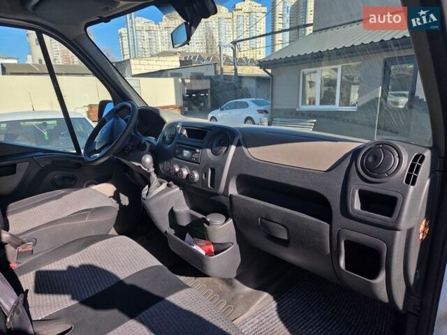 Белый Рено Мастер, объемом двигателя 2.3 л и пробегом 190 тыс. км за 18700 $, фото 15 на Automoto.ua