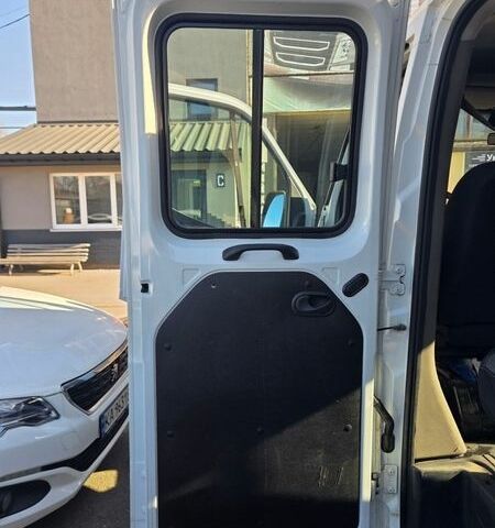 Белый Рено Мастер, объемом двигателя 2.3 л и пробегом 190 тыс. км за 18700 $, фото 11 на Automoto.ua