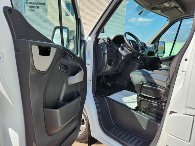 Белый Рено Мастер, объемом двигателя 2.3 л и пробегом 163 тыс. км за 15100 $, фото 5 на Automoto.ua