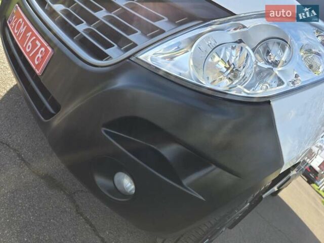 Белый Рено Мастер, объемом двигателя 2.3 л и пробегом 177 тыс. км за 19900 $, фото 5 на Automoto.ua