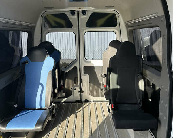 Белый Рено Мастер, объемом двигателя 2.3 л и пробегом 325 тыс. км за 18300 $, фото 21 на Automoto.ua