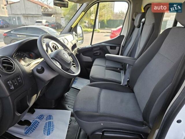 Белый Рено Мастер, объемом двигателя 2.3 л и пробегом 177 тыс. км за 19900 $, фото 30 на Automoto.ua