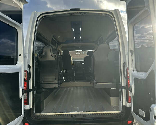 Белый Рено Мастер, объемом двигателя 2.3 л и пробегом 325 тыс. км за 17999 $, фото 19 на Automoto.ua