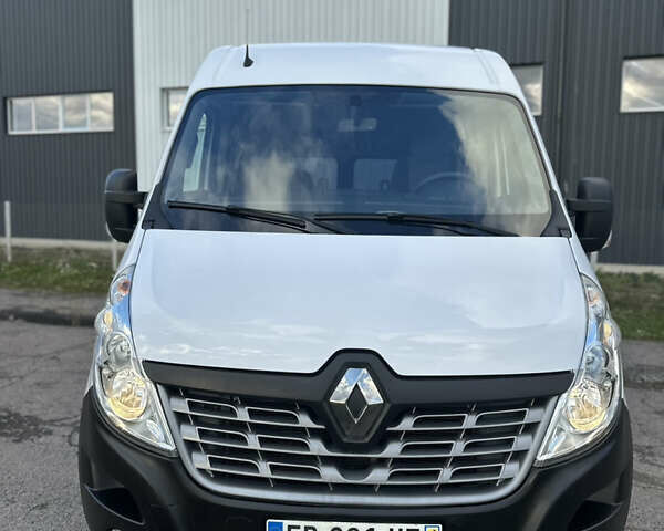 Белый Рено Мастер, объемом двигателя 2.3 л и пробегом 325 тыс. км за 18300 $, фото 2 на Automoto.ua