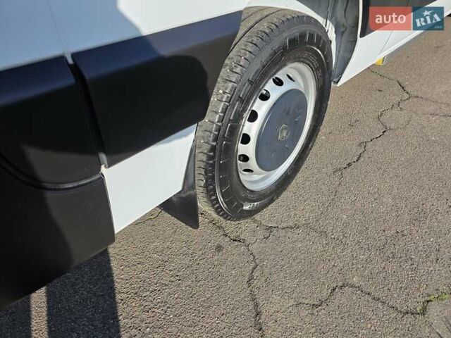 Белый Рено Мастер, объемом двигателя 2.3 л и пробегом 177 тыс. км за 19900 $, фото 43 на Automoto.ua