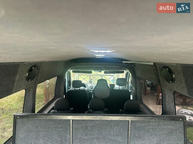 Білий Рено Мастєр, об'ємом двигуна 2.3 л та пробігом 294 тис. км за 17500 $, фото 6 на Automoto.ua