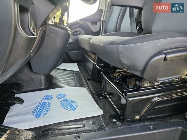 Белый Рено Мастер, объемом двигателя 2.3 л и пробегом 177 тыс. км за 19900 $, фото 53 на Automoto.ua