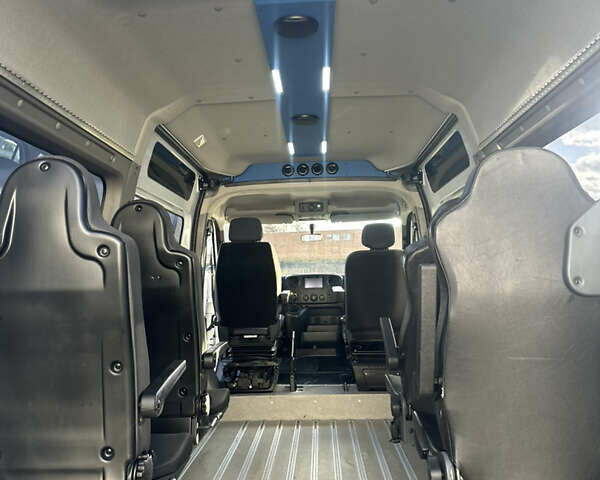 Белый Рено Мастер, объемом двигателя 2.3 л и пробегом 325 тыс. км за 18300 $, фото 18 на Automoto.ua