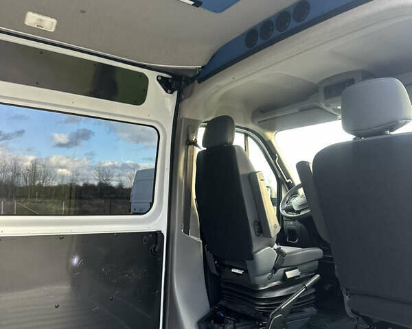 Белый Рено Мастер, объемом двигателя 2.3 л и пробегом 325 тыс. км за 17999 $, фото 28 на Automoto.ua